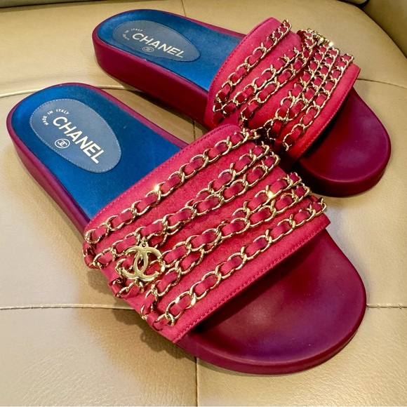 SOLD x CHANEL▪️Tropiconic Gold Logo Charm Chain Slides - Picture 3 of 10